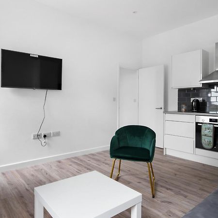 Livestay-Modern Apartments Building In Aylesbury Aylesbury  Exterior photo