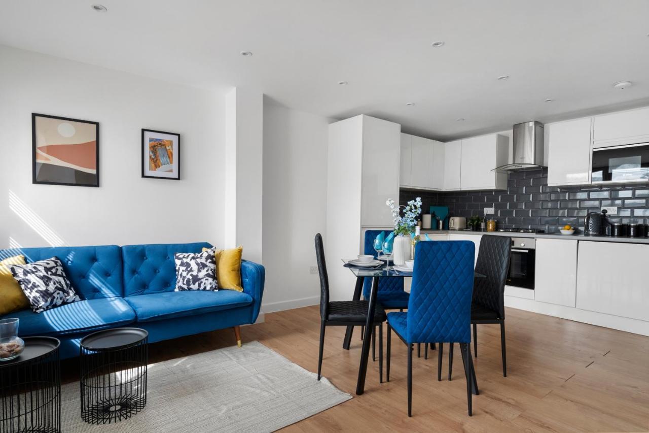 Livestay-Modern Apartments Building In Aylesbury Aylesbury  Exterior photo